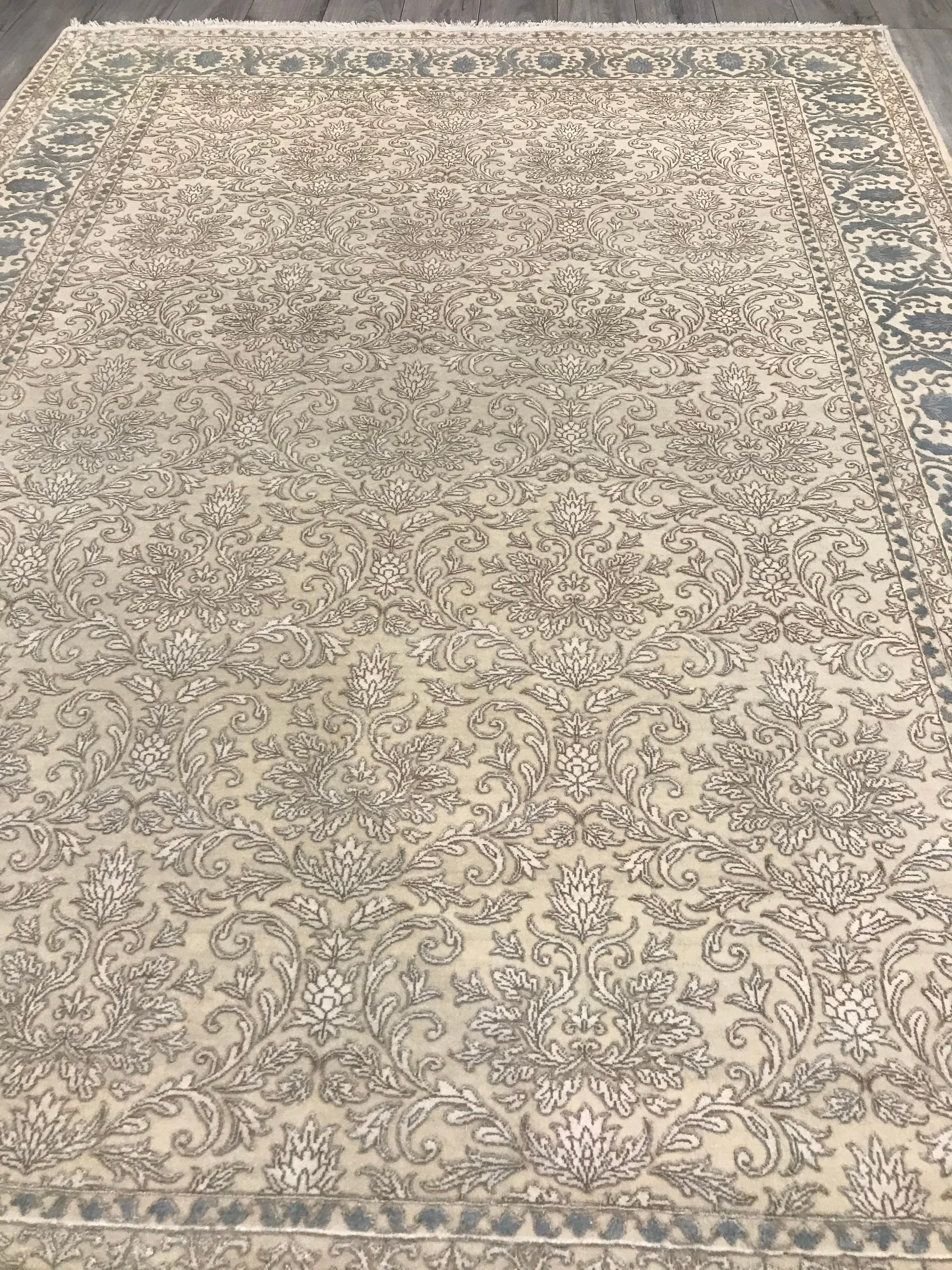 India Agra Hand Knotted Wool & Silk 7x10
