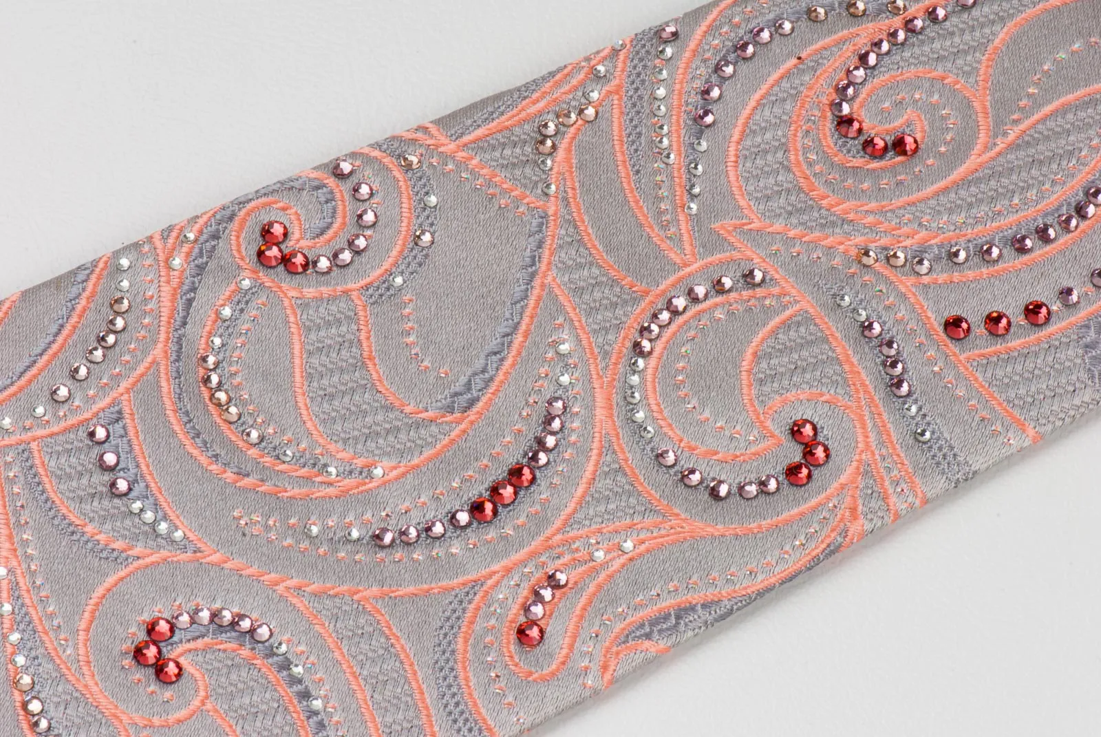 Perry Ellis Rhinestone Silk Necktie Peach Pink Paisley On Silver With Rhinestones