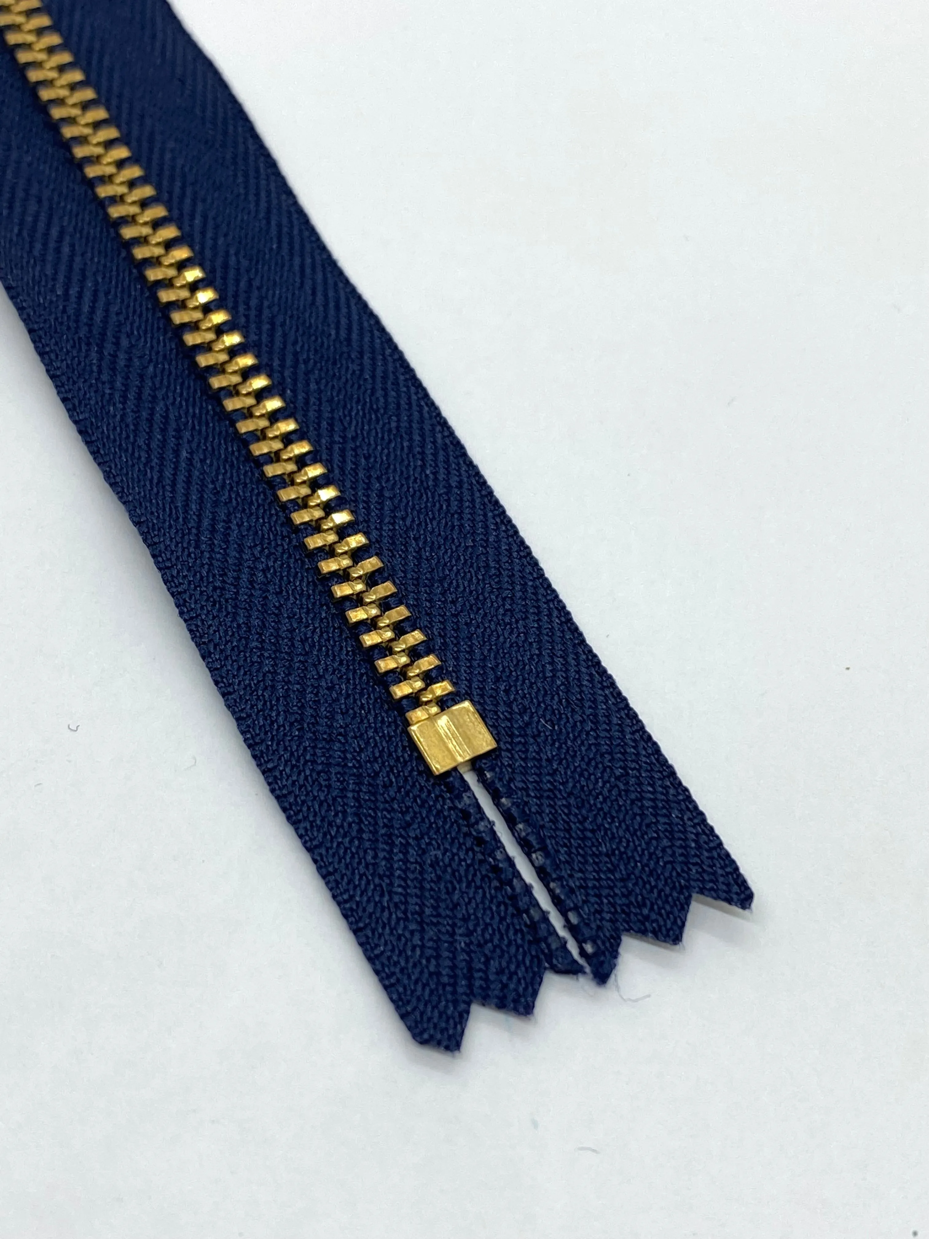 YKK® #4 Brass c/e #058 DA Slider