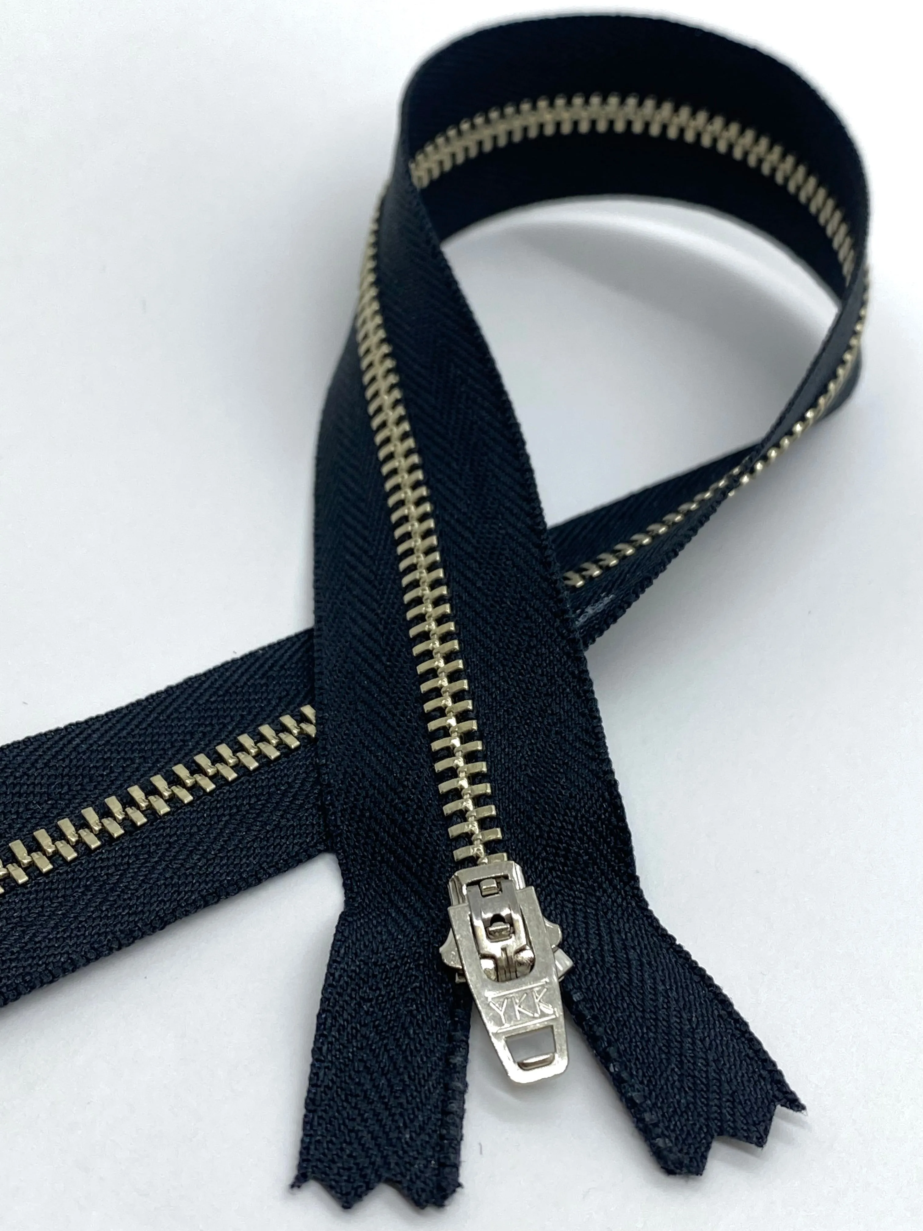 YKK® #4 Nickel c/e Black (580) Semi-Auto