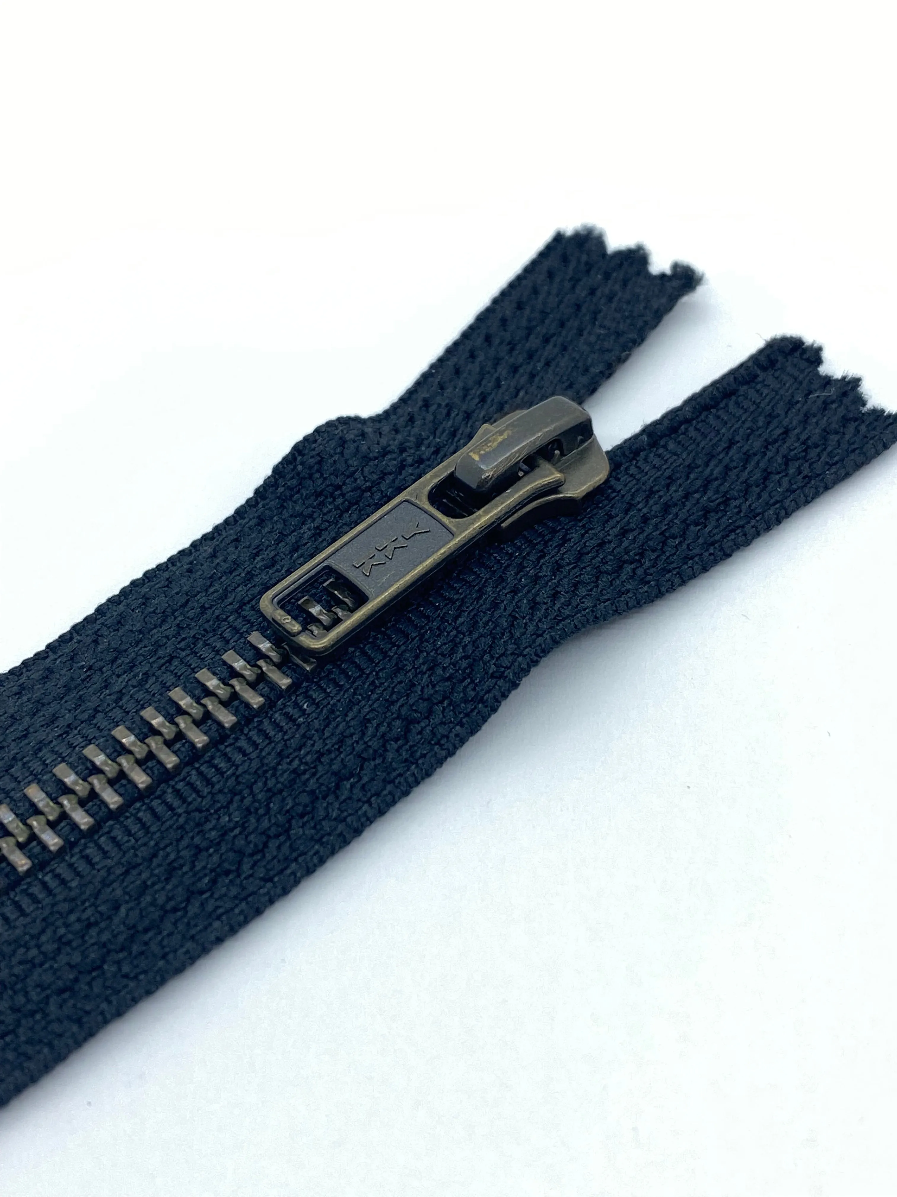 YKK® #5 Anti-Brass s/p Black (580) DA Slider (Separating)