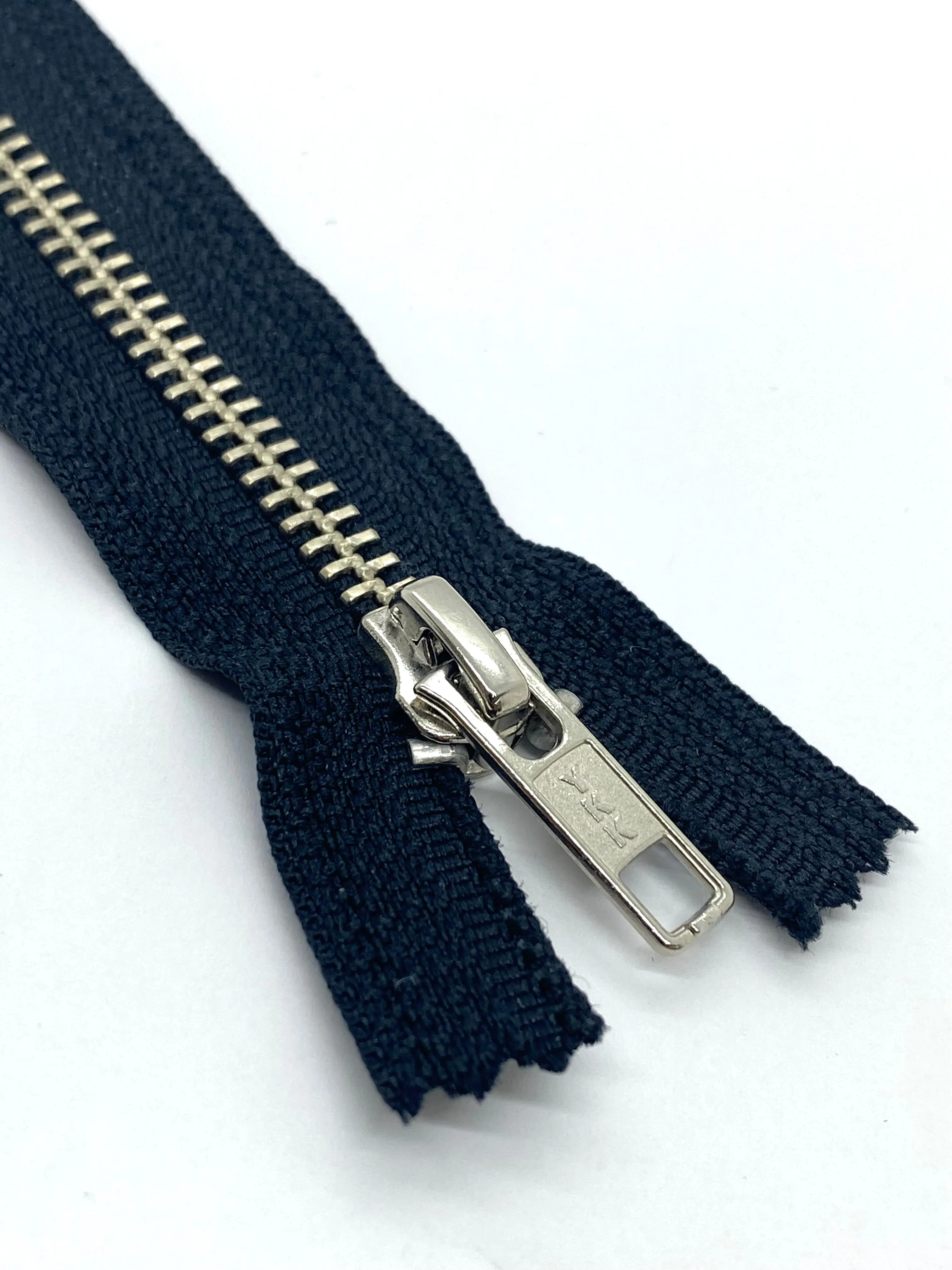 YKK® #5 Nickel c/e Black (580) DA Pull
