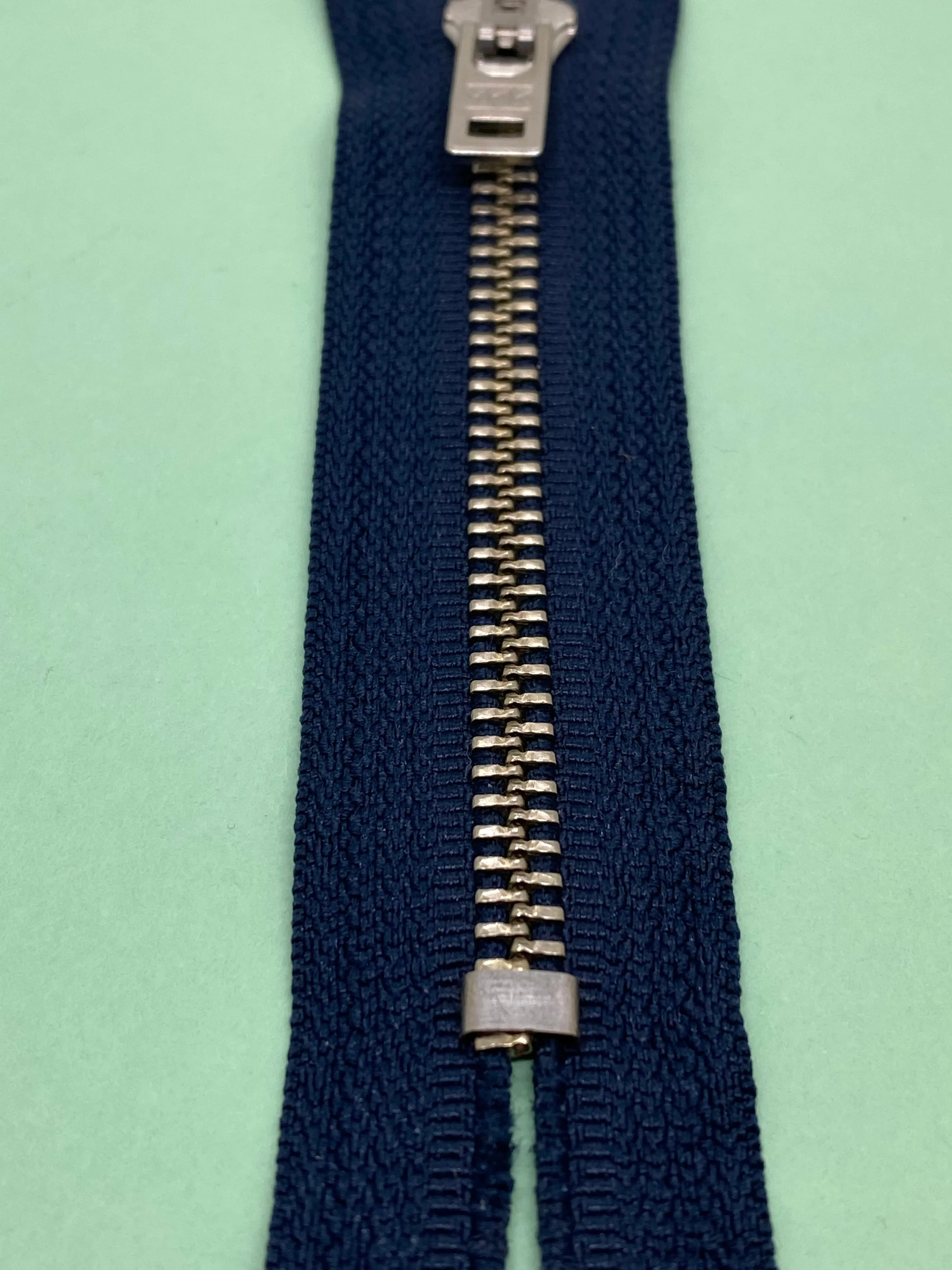 YKK® #5 Nickel c/e Navy (560) Semi-Auto Pull